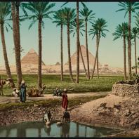 Каир, пирамиды, арабские женщины