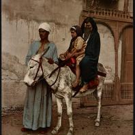 Каир. Арабская женщина с ребёнком