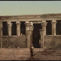 Колонны в Пронаосе (Гипостильный зал) Храма Гора
