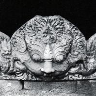 Маска Кала. Фрагмент декора чанди плато Дьенг. 146Х70 см. VIII-IX вв.