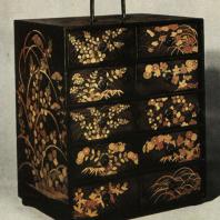 Шкатулка с изображением осенних цветов и трав. Лак, роспись. Конец XVI. в Национальный музей, Токио