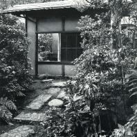 Дорожка и вход в сад Омотэ-сэнкэ. Киото