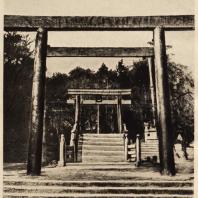 3. Тории (ворота) синтоистского храма