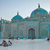 Усыпальница Али («Голубая мечеть»), Мазари-Шериф, Афганистан, XV в. (с перестройками)
