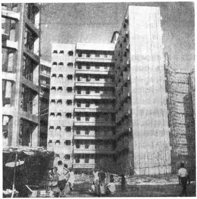 Калькутта. Жилой комплекс в районе Баллиагандж. Арх. X. Рехман. В процессе строительства, 1970 г.