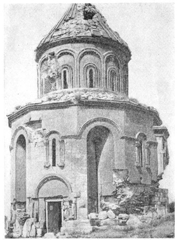 Ани. Церковь Григория рода Абугамренц, конец X в. Общий вид с юга