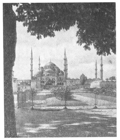 Стамбул. Мечеть Ахмедие, 1609—1617 гг., архитектор Мехмед-ага. Общий вид