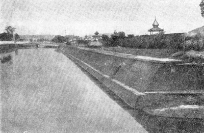4. Амарапура. Стена и ров (фото конца XIX в.)
