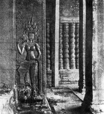 24. Ангкор Ват. Фрагменты скульптурного убранства