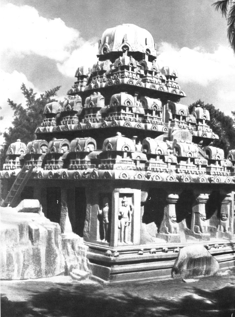 Мамаллапурам. Монолитное сооружение. Ратха Дхармараджи, VII в.