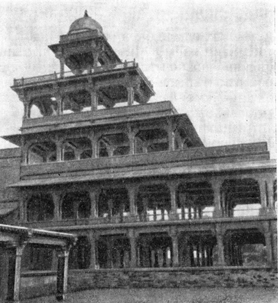 88. Фатихпур-Сикри. Летний дворец Акбара Панч-Махал. 1580 г. (фото автора)