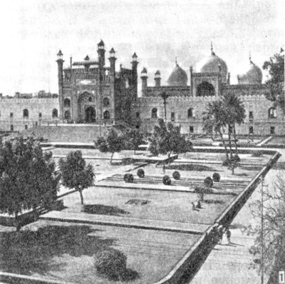 97. Лахор. Мечеть Бадшахи, общий вид