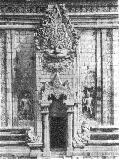 2. Центральная Ява. Чанди Каласан, IX в. Орнамент «кала-макара» на одном из фасадов