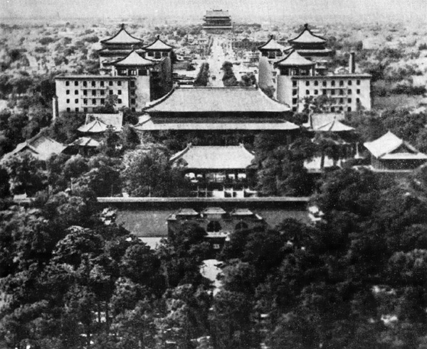 Пекин. Комлекс зданий на улице Дианьмыньдацзе. Первая половина 50-х гг.