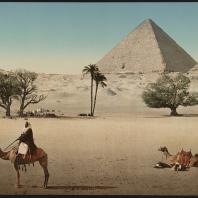 Отдых бедуинов и Великая пирамида, Каир, Египет