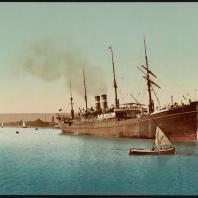 Суэцкий канал, корабль, заходящий из Красного моря
