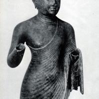 Стоящий Будда. Бронза. Выс. 75 см. II-V вв. Западный Сулавеси. Джакарта. Национальный музей