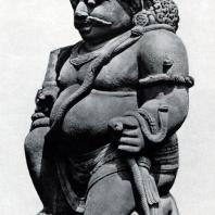 Статуя стража. Чанди Севу. Камень. Выс. 250 мм. IX в.