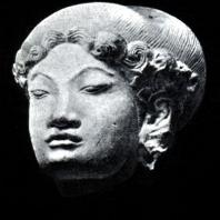 Женская головка. Терракота. XIV в. Восточная Ява. Травулан. Музей