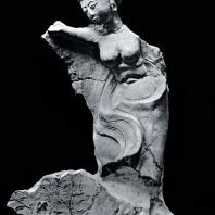 Женская фигура. Терракота. Выс. 37 см. XIV в. Восточная Ява. Травулан. Музей