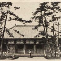 25. Кондо (Золотой павильон) храма Тосёдайдзи близ Нара. VIII в.