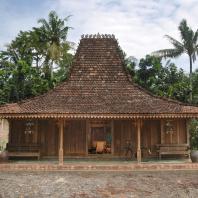 Индонезия, Центральная Ява, традиционный жилой дом joglo