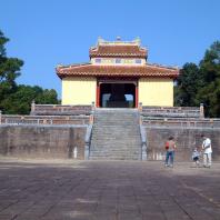Комплекс мавзолея Минь-манга в г. Гуэ, Вьетнам