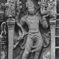 40. Страж врат Нагараджа из Ратанапасады в Анурадхапуре. VIII в.