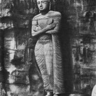 50. Статуя Ананды. Галвихара в Полоннаруве. XII в.