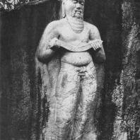 56. Скальная статуя царя Паракрамабаху I (?) в Полоннаруве. XII в.