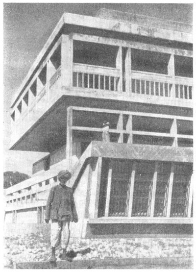 Ахмадабад. Институт индологии, 1960—1963 гг. Архитекторы Б.В. Доши, У.Н. Десай, Д.К. Панчал
