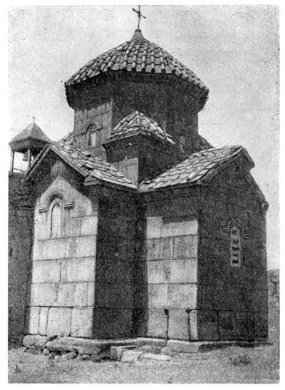 Аштарак. Церковь Кармравор, VII в. Общий вид с юго-востока
