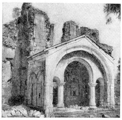Кутаиси. Храм Баграта. Общий вид южного притвора, 1010-е годы