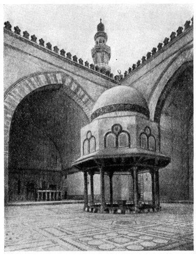 Каир. Мечеть и медресе Хасана, 1356—1362 гг. двор