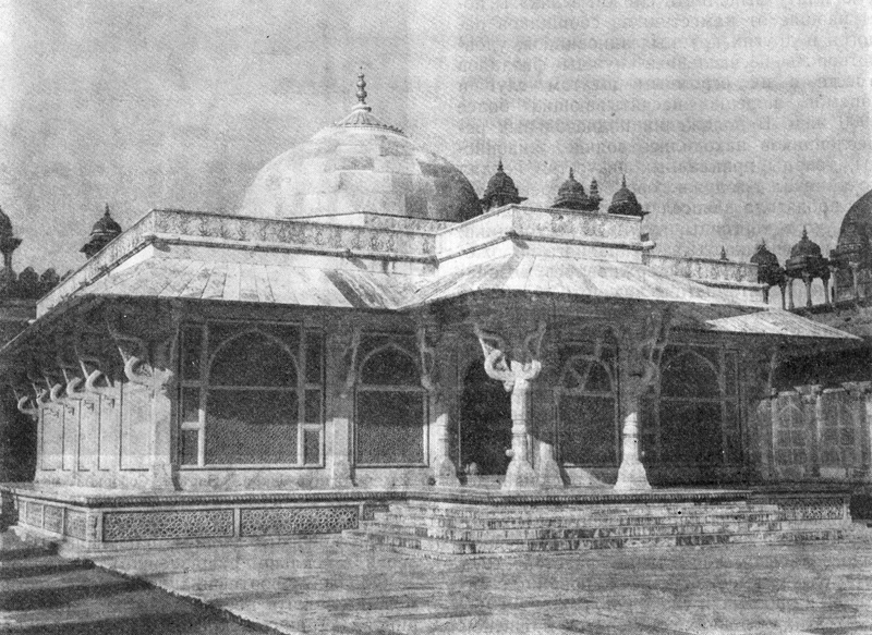 85. Фатихпур-Сикри. Гробница Селима Чишти в комплексе Соборной, мечети 1571 г. (фото автора)