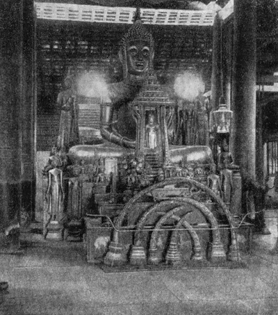 9. Луан-Прабан. Храм Ват Май, 1796 г. Интерьер